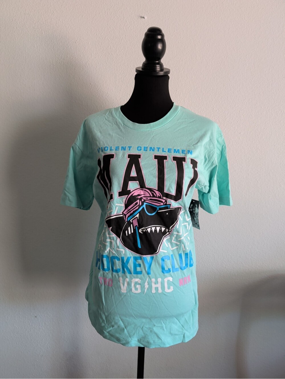 Violent Gentlemen MAUI Hockey Graphic Shirt Men's Medium NWT